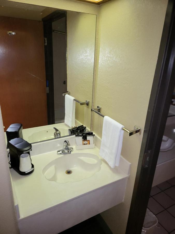 Americas Best Value Inn Pharr/Mcallen Kültér fotó
